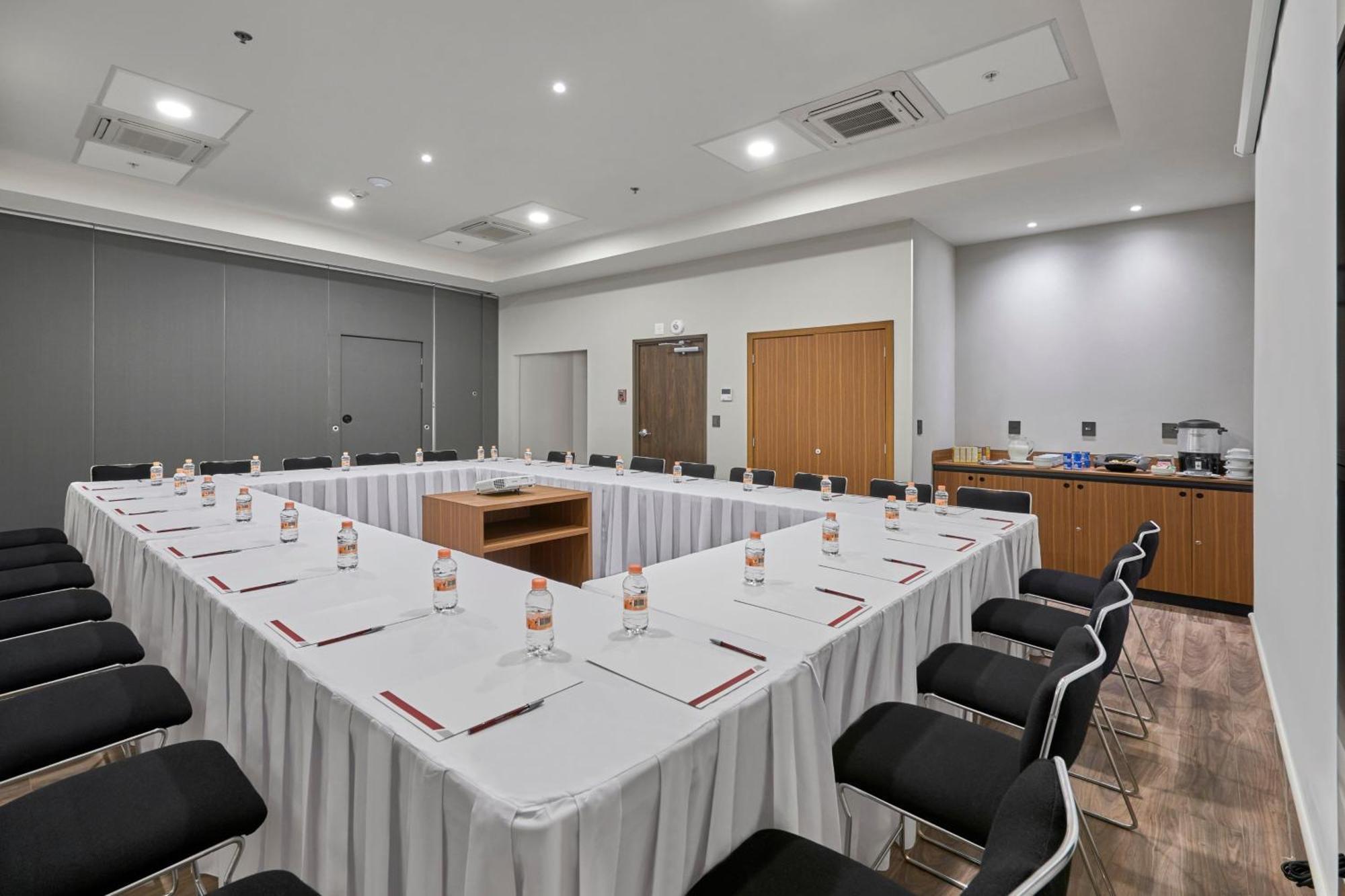 City Express Suites By Marriott Silao Aeropuerto Eksteriør bilde