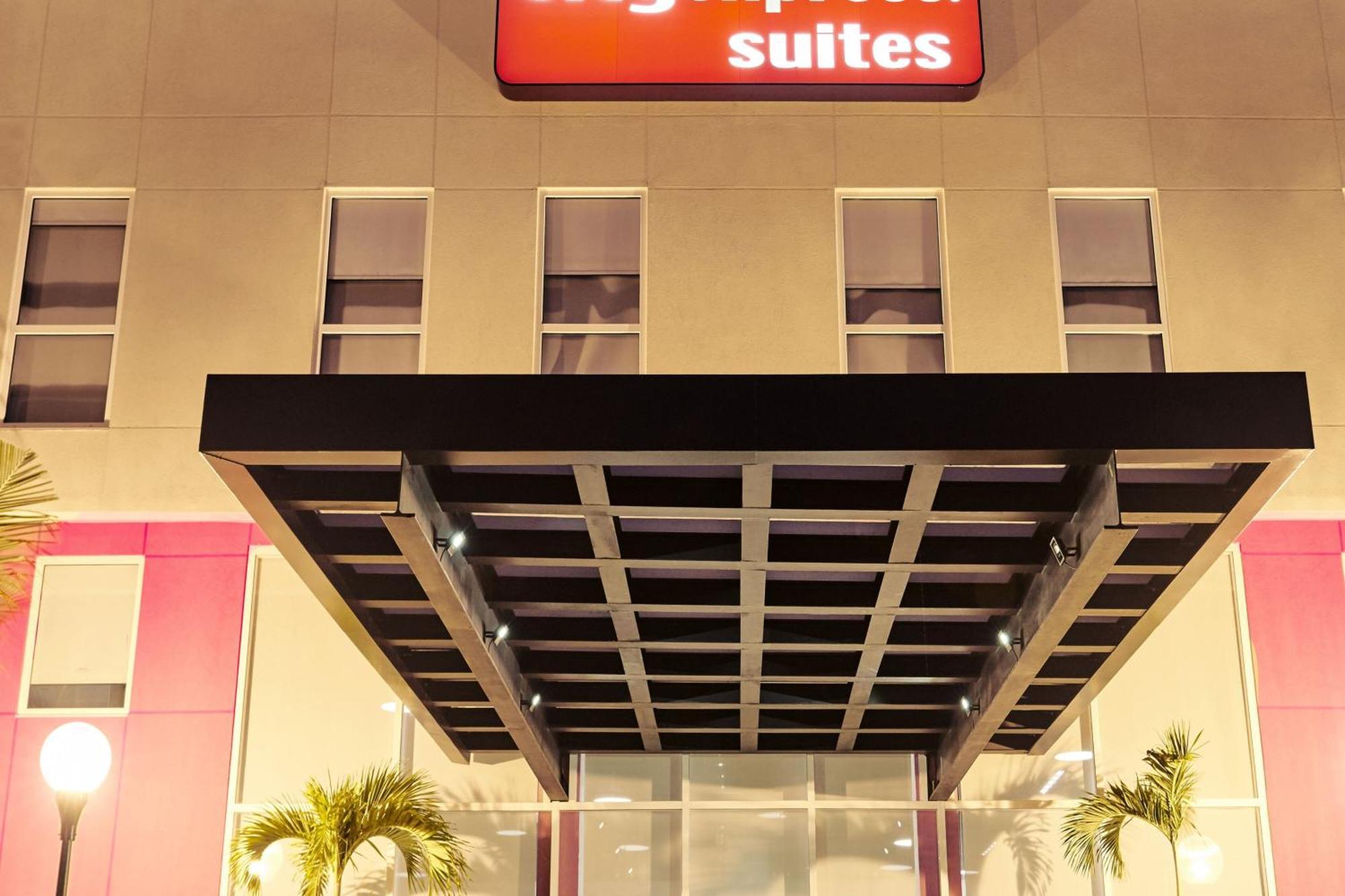 City Express Suites By Marriott Silao Aeropuerto Eksteriør bilde