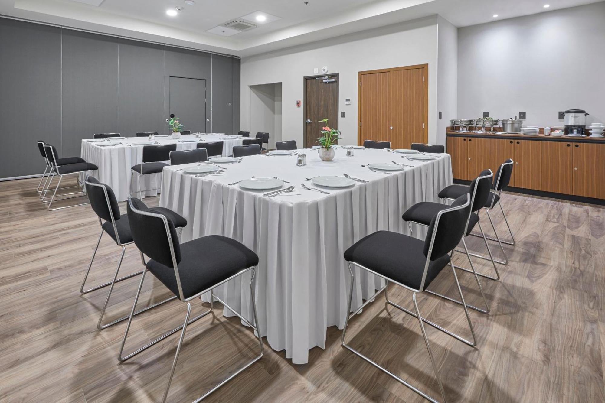City Express Suites By Marriott Silao Aeropuerto Eksteriør bilde