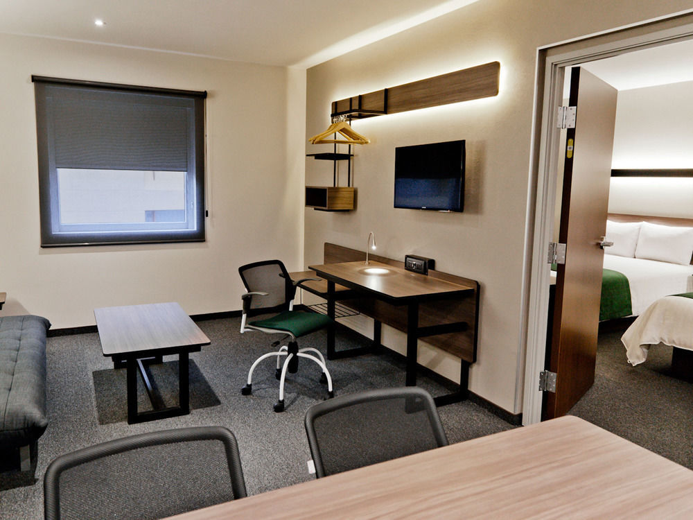 City Express Suites By Marriott Silao Aeropuerto Eksteriør bilde